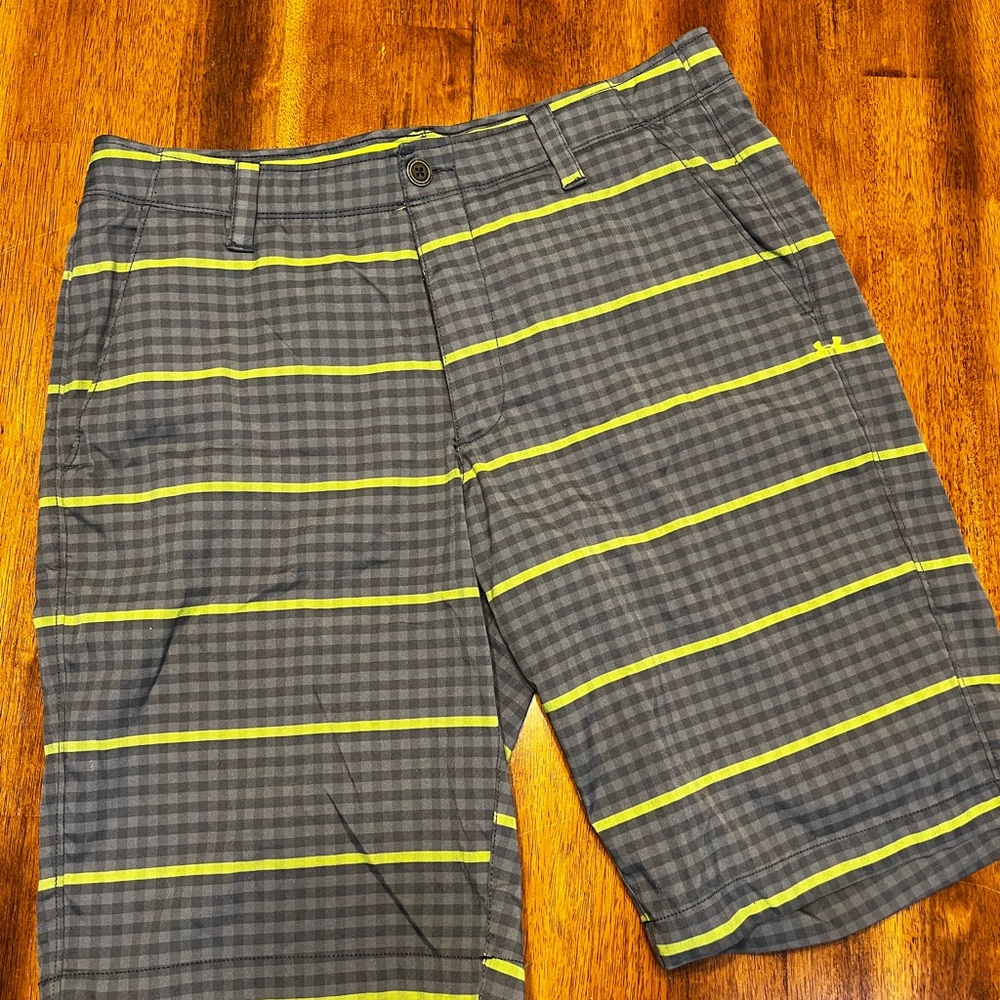 Under Armour golf shorts